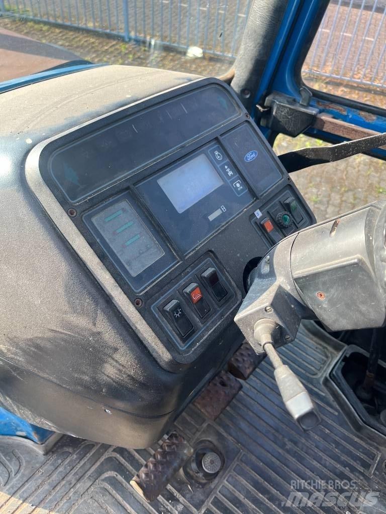 Ford 8210 III 拖拉机/农用车