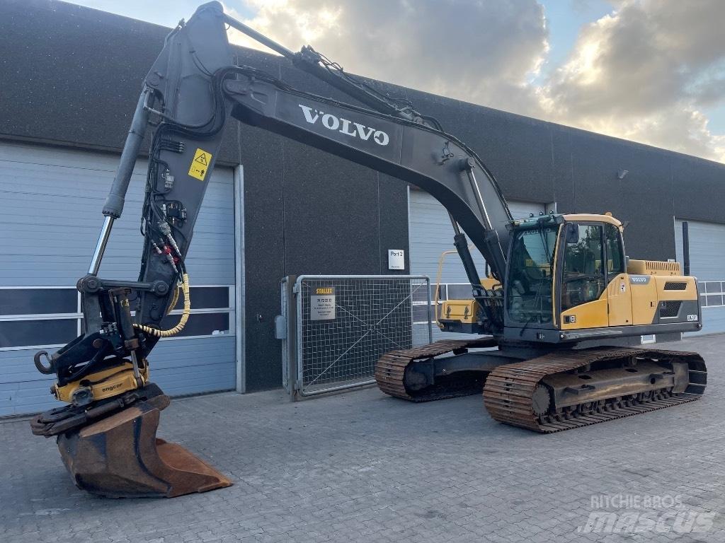 Volvo EC250DL 履带挖掘机