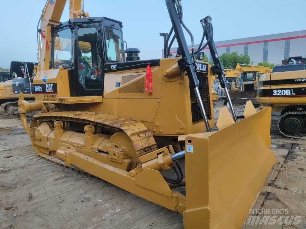 CAT D6G2 履带挖掘机