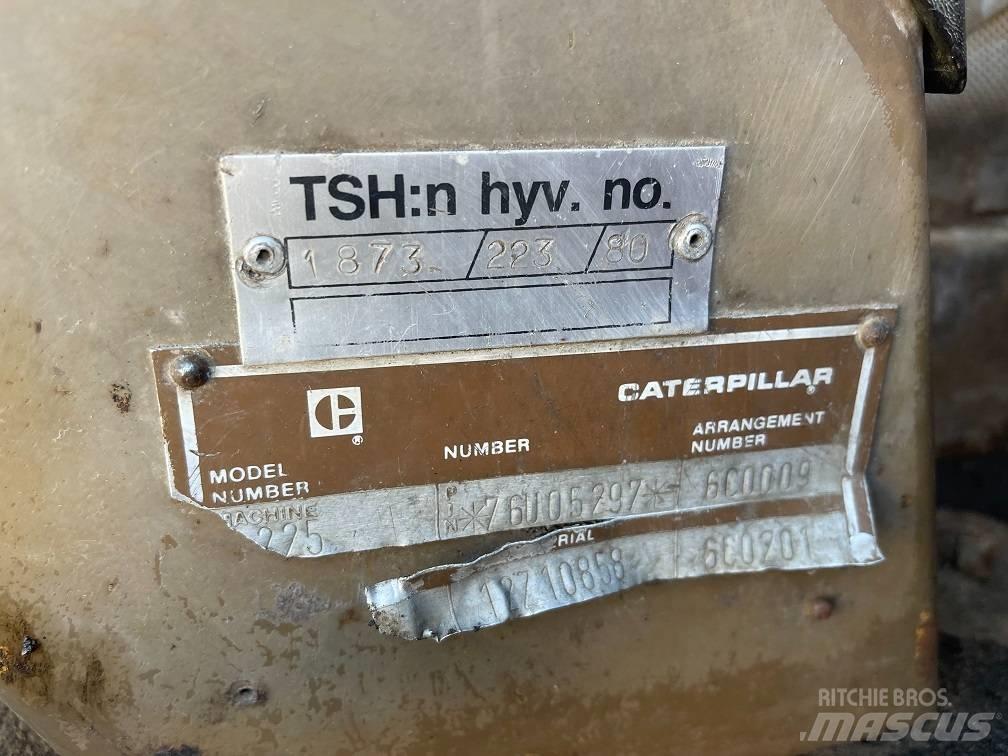 CAT 225 履带挖掘机
