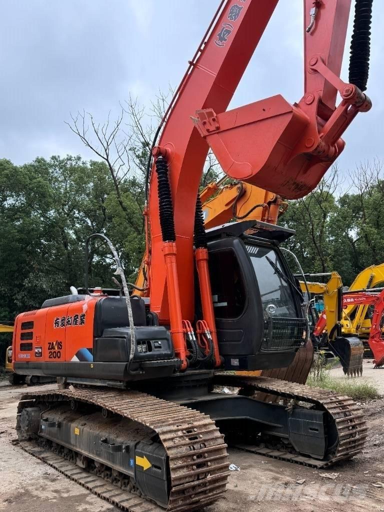 Hitachi ZX 200 履带挖掘机