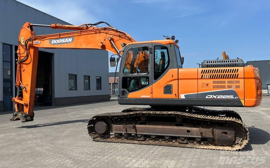 Doosan DX 225 LC-3 履带挖掘机