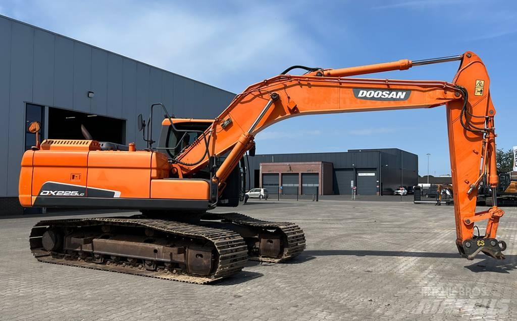 Doosan DX 225 LC-3 履带挖掘机