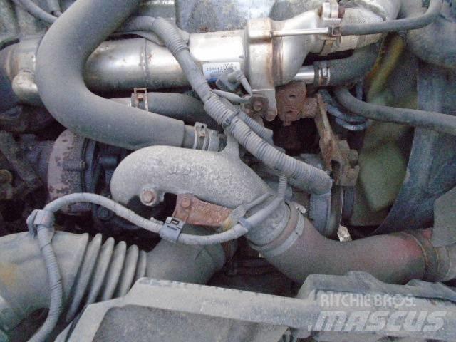 Hino 195 大型面包车