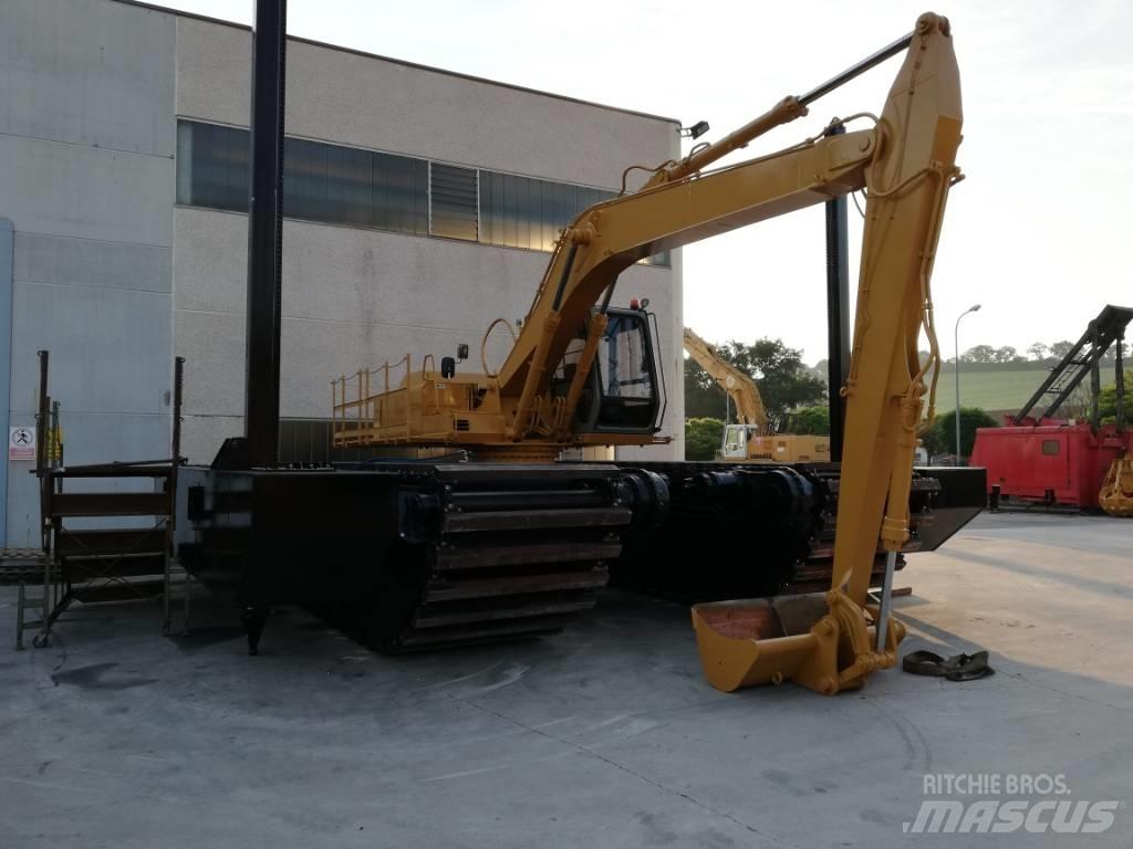 Hitachi MA 125 水陆两栖挖掘机