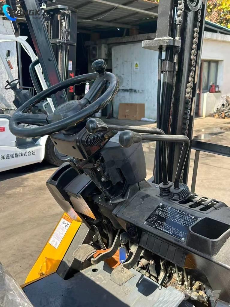 Toyota 7 FDN 30 柴油叉车