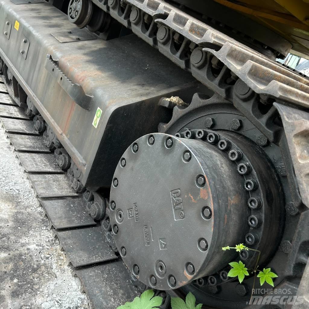 CAT 330D2 履带挖掘机
