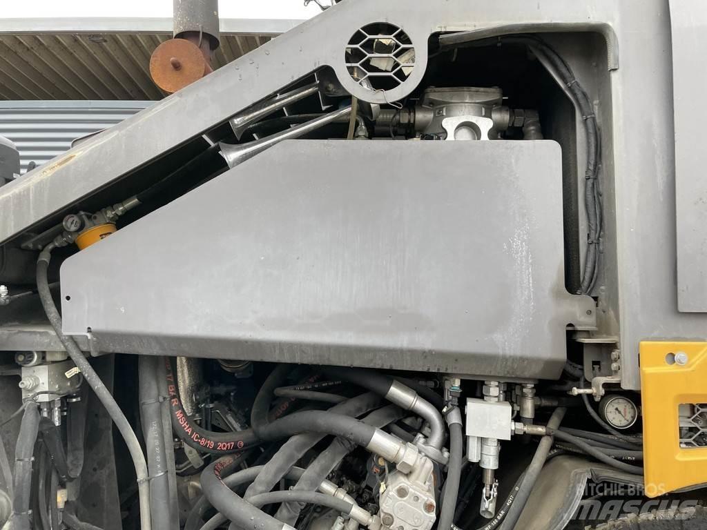 Volvo P6870 ABG 沥青摊铺机