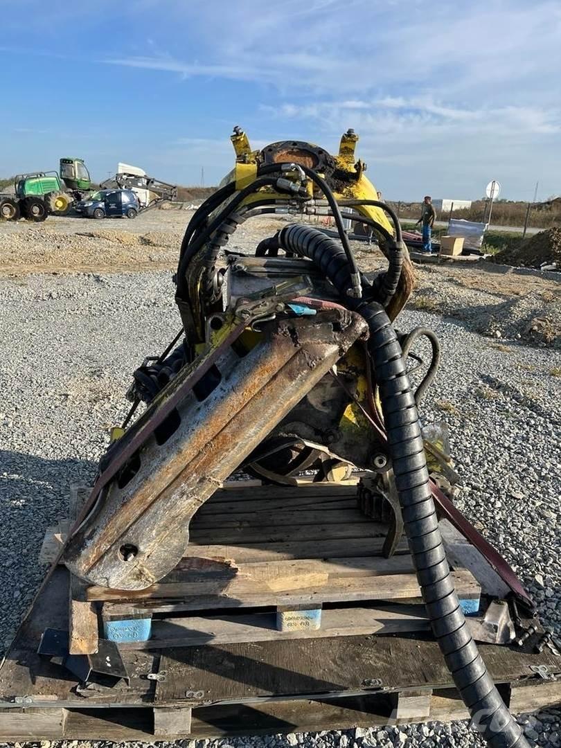 John Deere H414 收割机机箱
