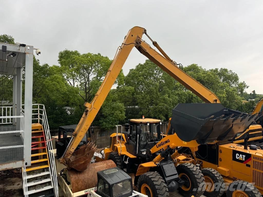 CAT 320 B 水陆两栖挖掘机