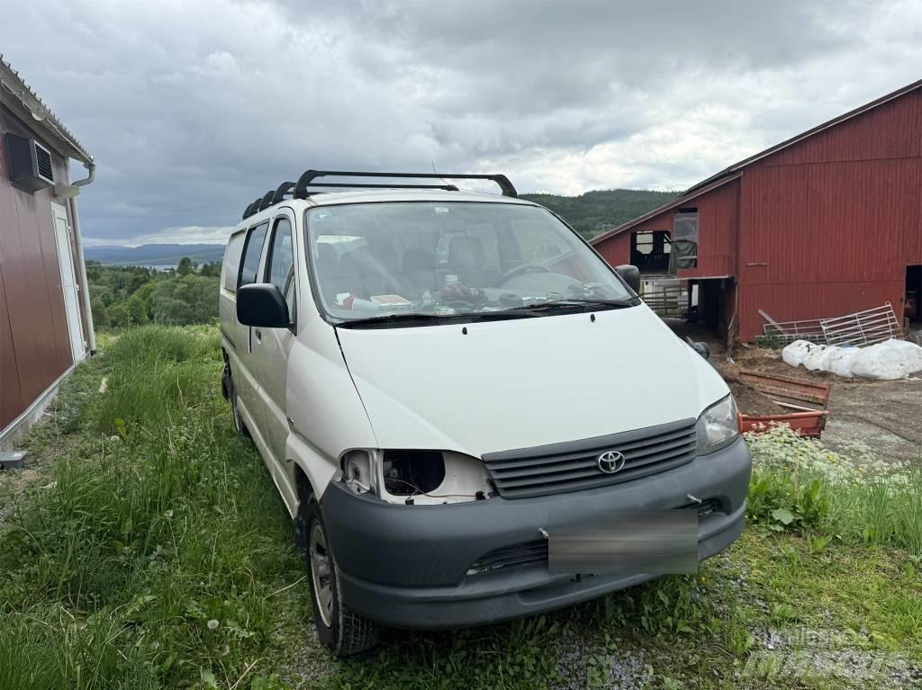 Toyota Hiace 4x4 大型面包车