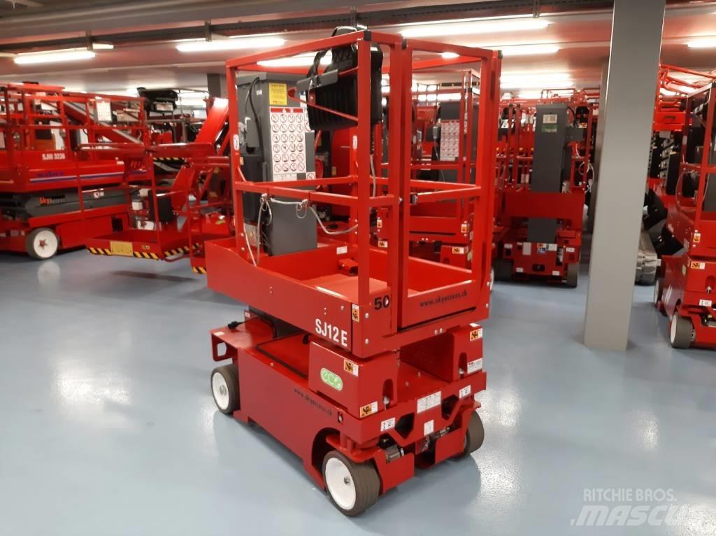 SkyJack SJ12 E 客货电梯