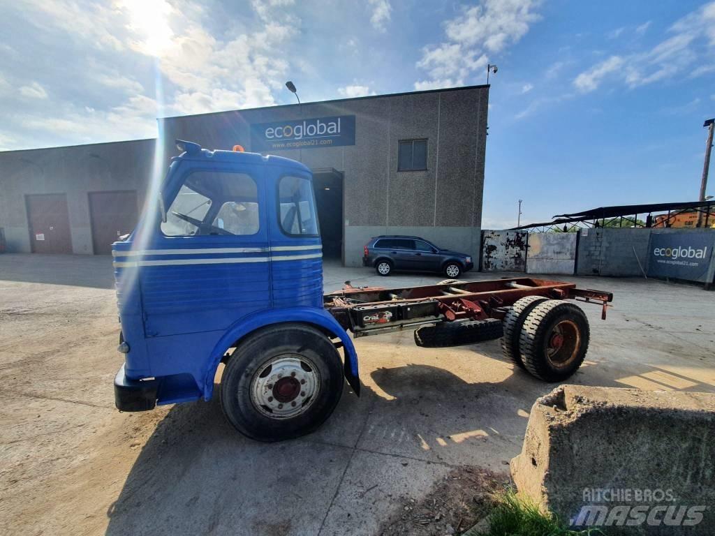Pegaso COMET 1090 平板车