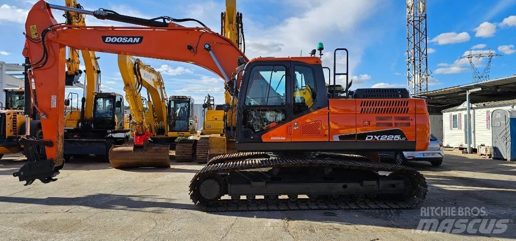 Doosan DX 225 履带挖掘机