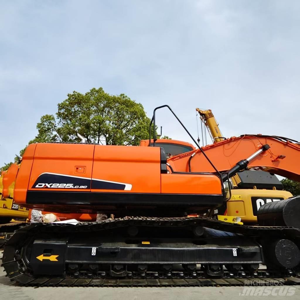 Doosan DX 225 LC 履带挖掘机