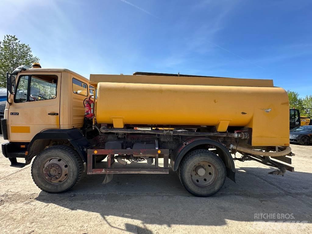 Mercedes-Benz 1317 油罐车