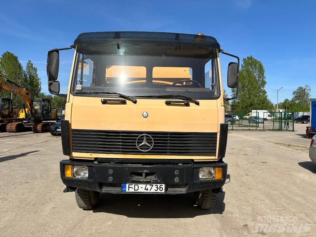 Mercedes-Benz 1317 油罐车