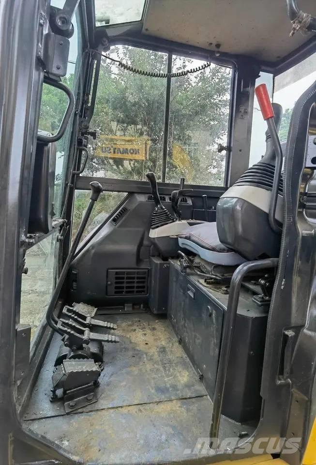 Komatsu PC35 小型挖掘机