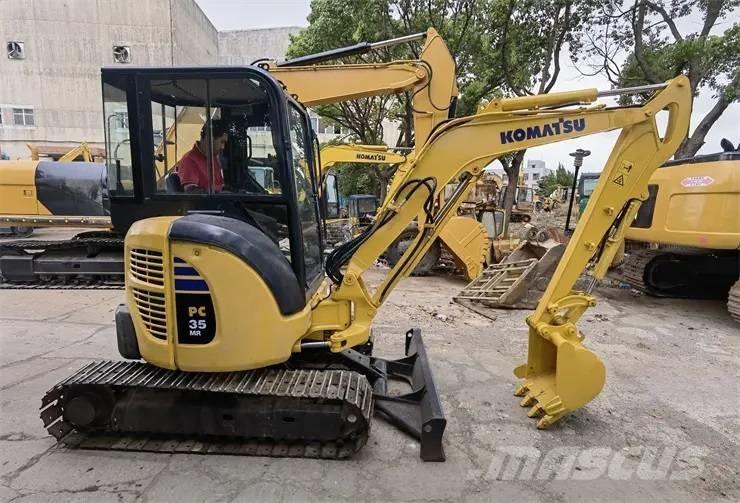 Komatsu PC35 小型挖掘机