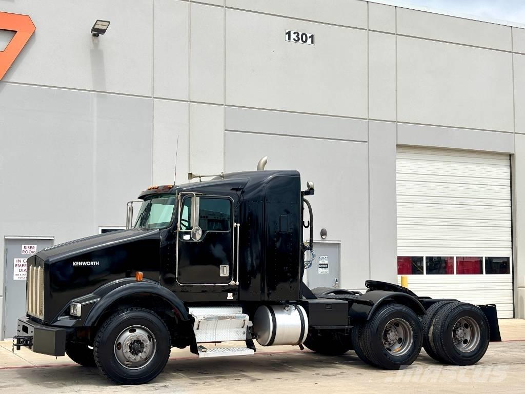 Kenworth T 800 牵引车