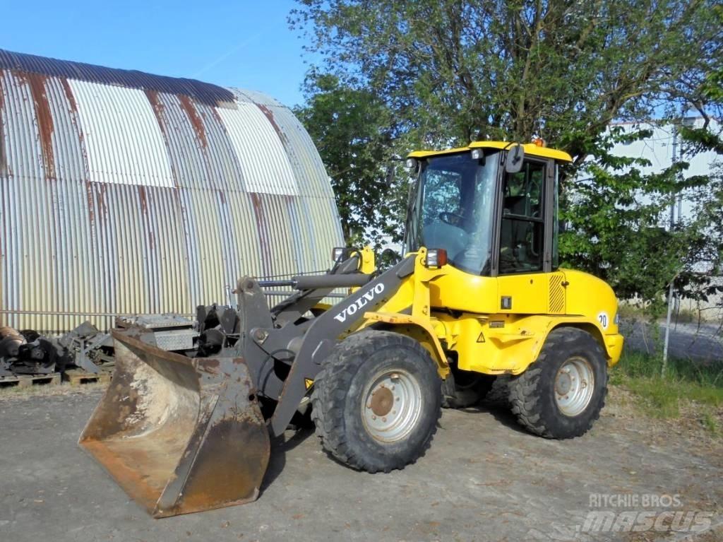 Volvo L 30 B-Z/X 轮式装载机