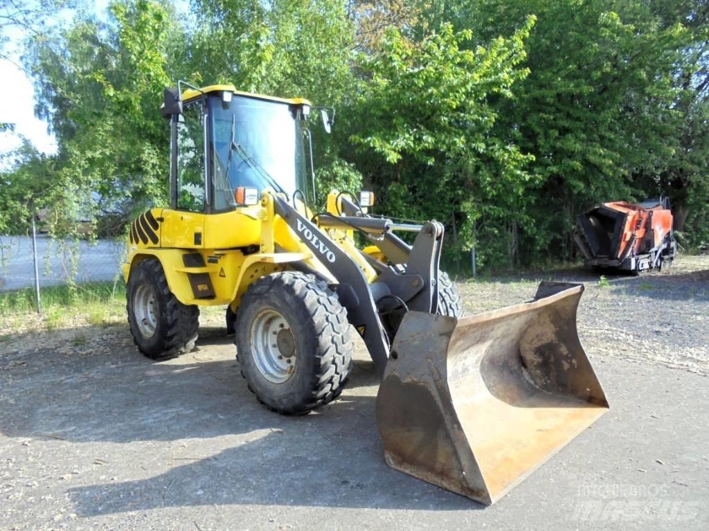 Volvo L 30 B-Z/X 轮式装载机
