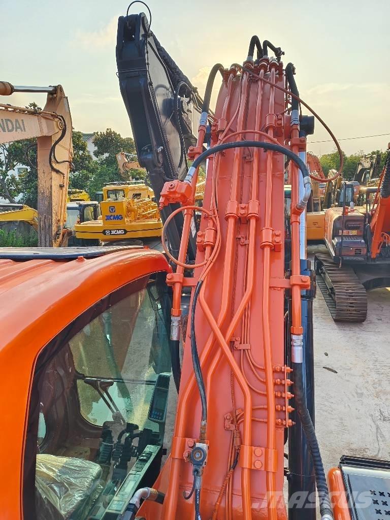 Doosan DX 225 LC 履带挖掘机