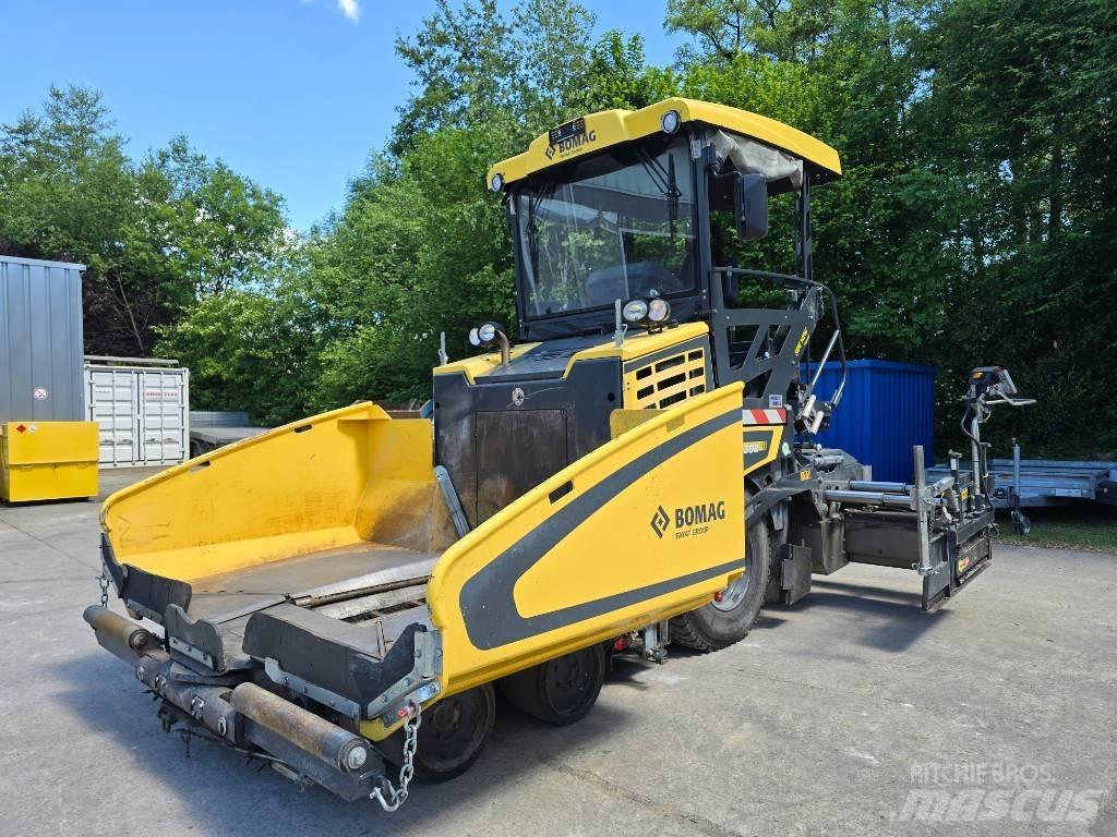 Bomag BF 300 P-2 沥青摊铺机