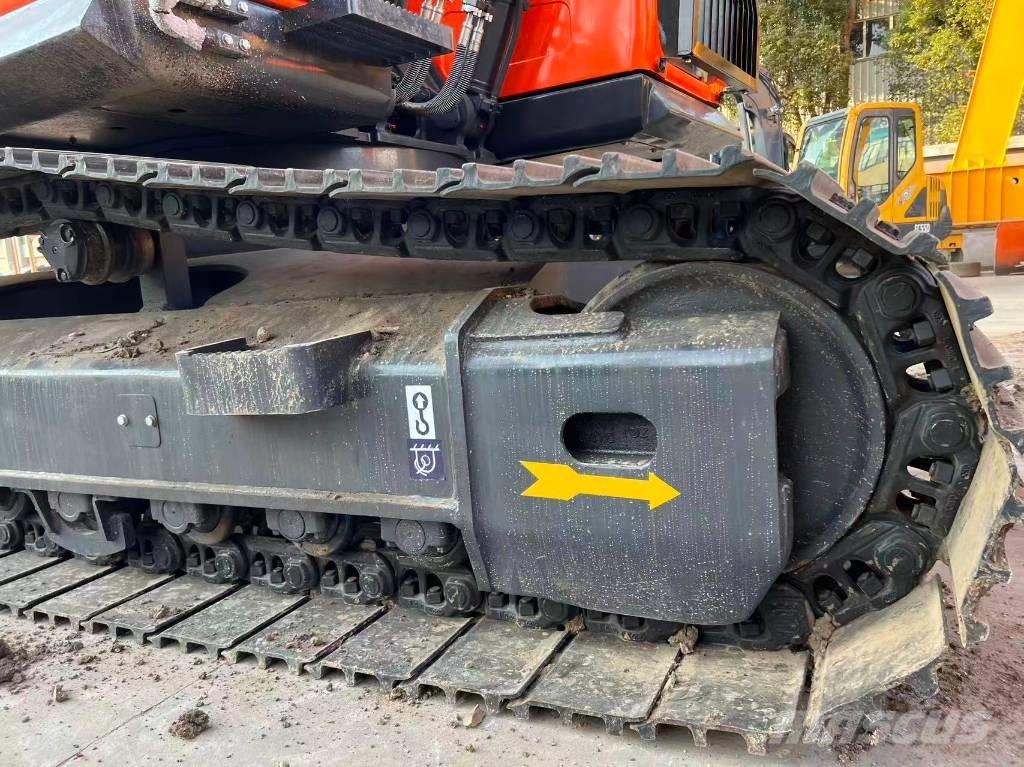 Doosan DX 225 LC 履带挖掘机