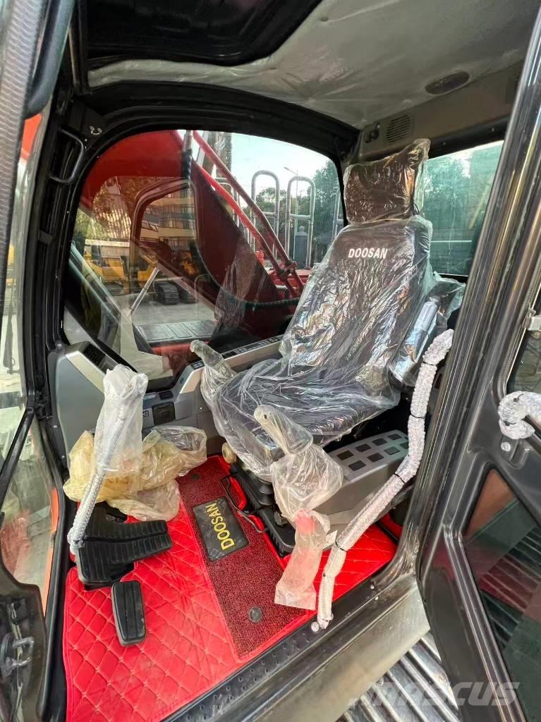 Doosan DX 225 LC 履带挖掘机