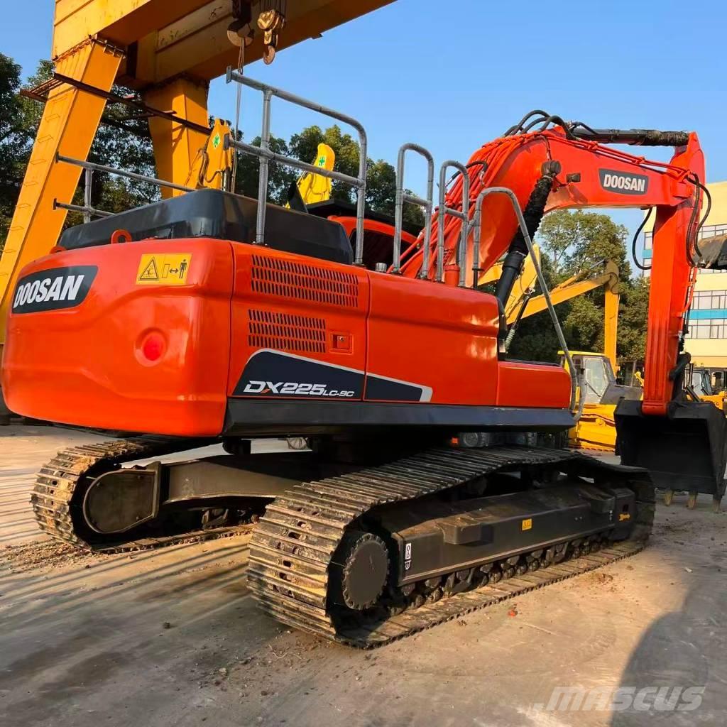 Doosan DX 225 LC 履带挖掘机