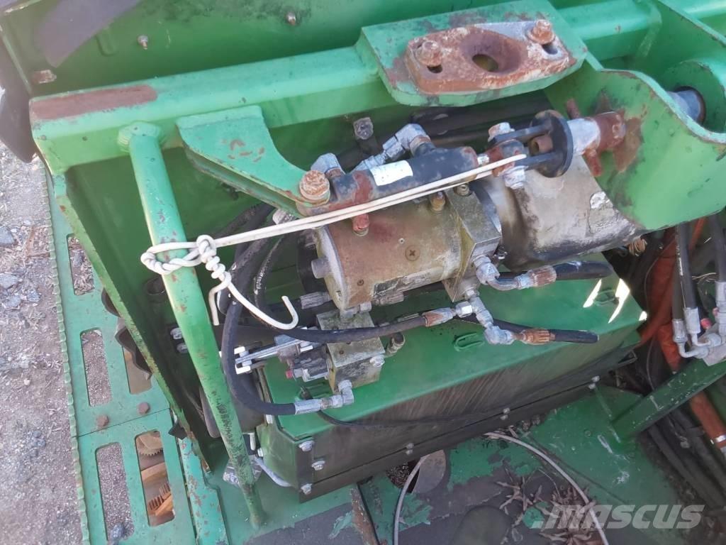 John Deere 903M 伐木机