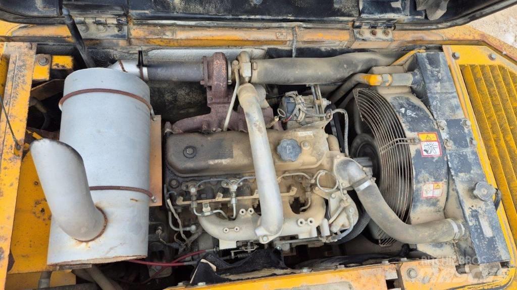 JCB JS 130 W 轮式挖掘机