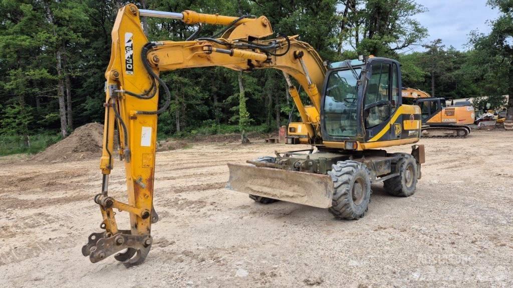 JCB JS 130 W 轮式挖掘机