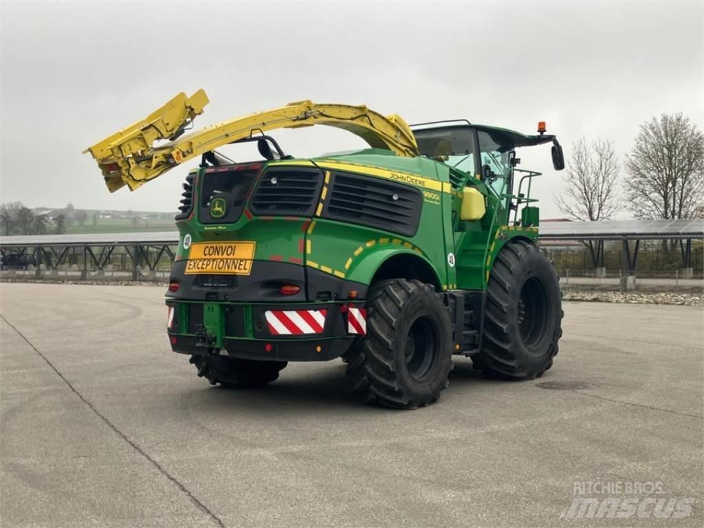 John Deere 9800i 自走式青贮饲料收割机