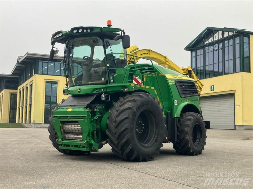 John Deere 9800i 自走式青贮饲料收割机