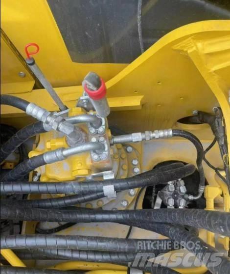 Komatsu 220-8K 履带挖掘机