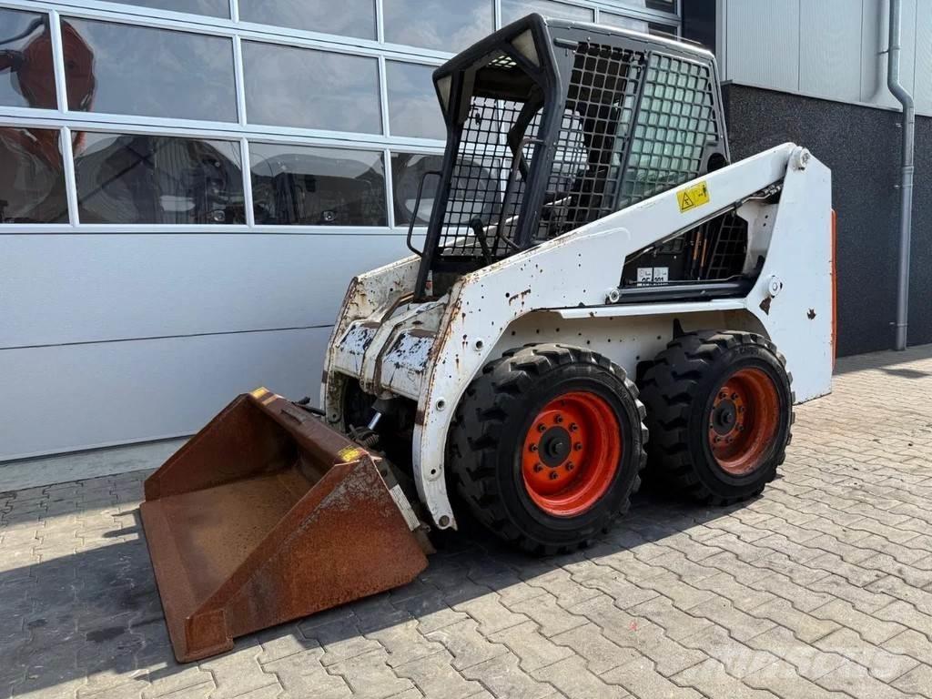 Bobcat S130 滑移装载机