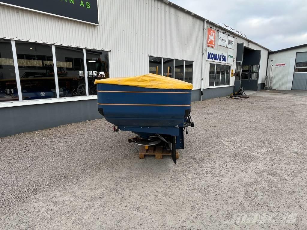 Bogballe M2W 矿物肥料撒播机