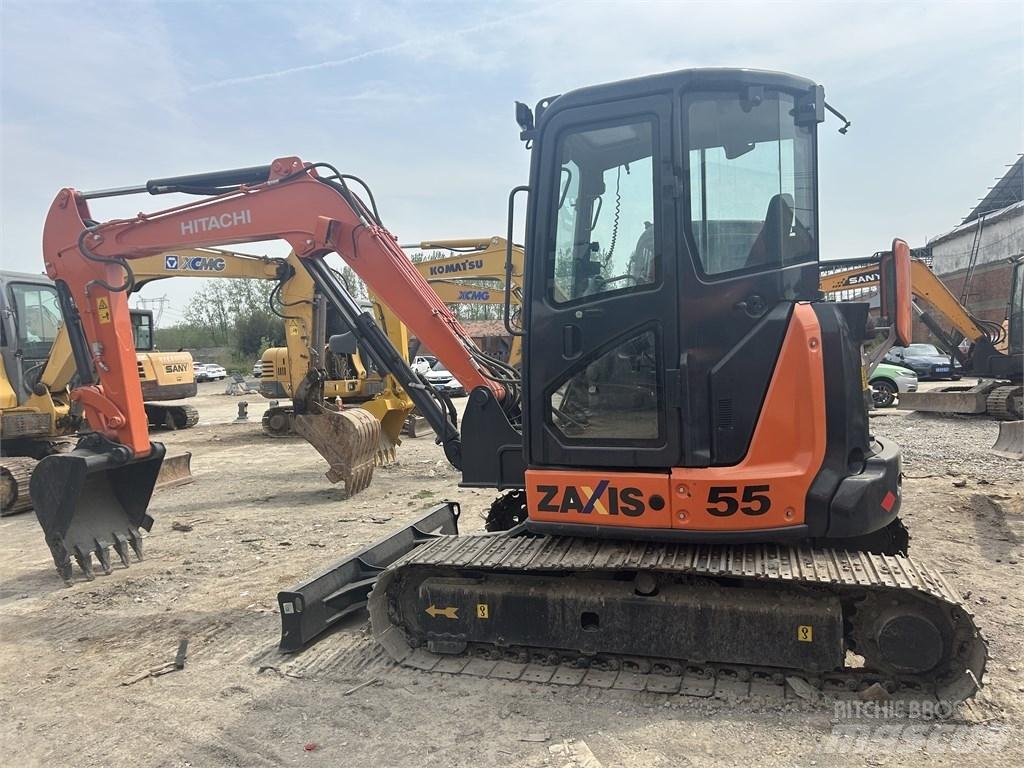 Hitachi ZX55 小型挖掘机