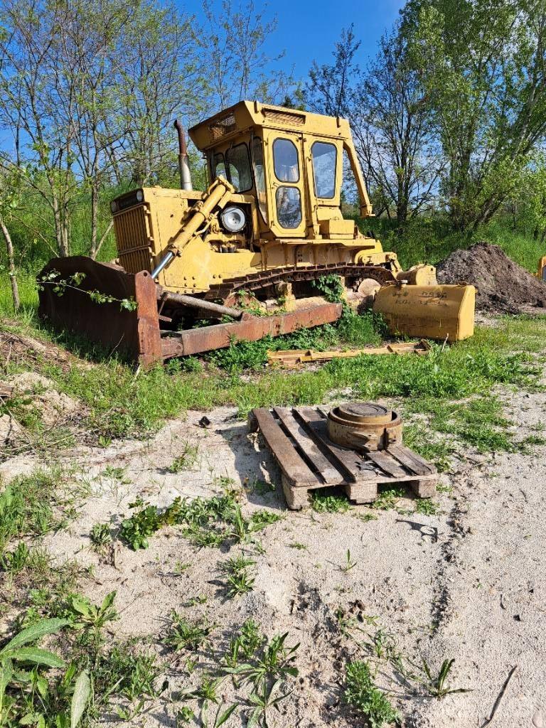 Komatsu D85A 履带式推土机