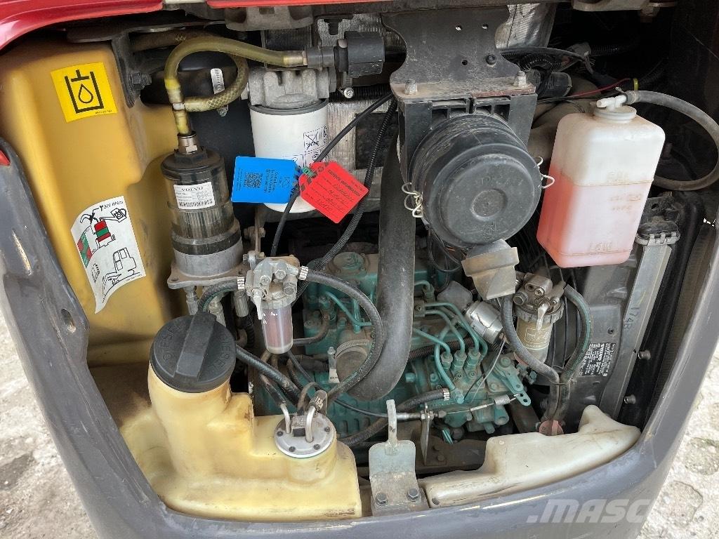 Volvo EC18D 小型挖掘机
