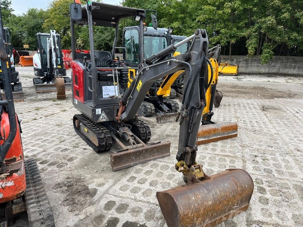 Volvo EC18D 小型挖掘机