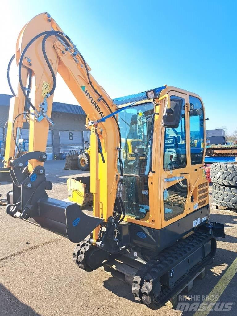 Hyundai R18-9AK 小型挖掘机