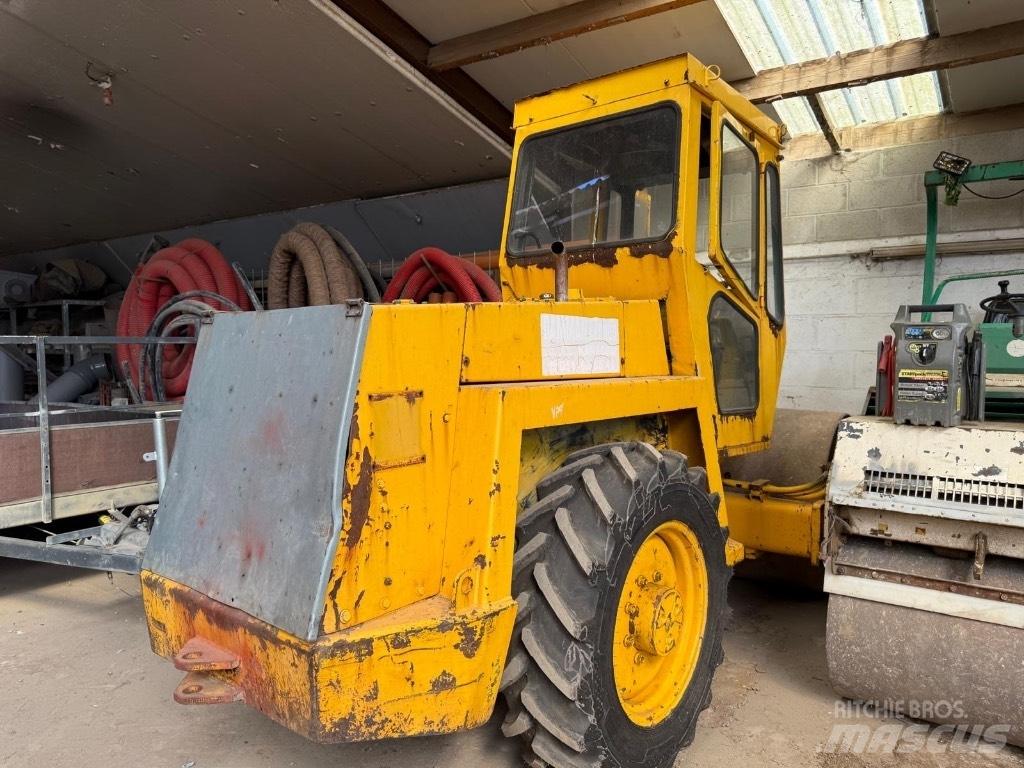 Bomag BV 142 双轮压路机