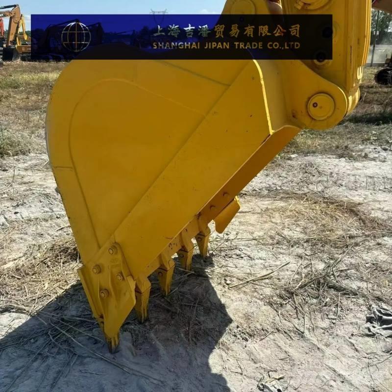 Komatsu PC 210 履带挖掘机