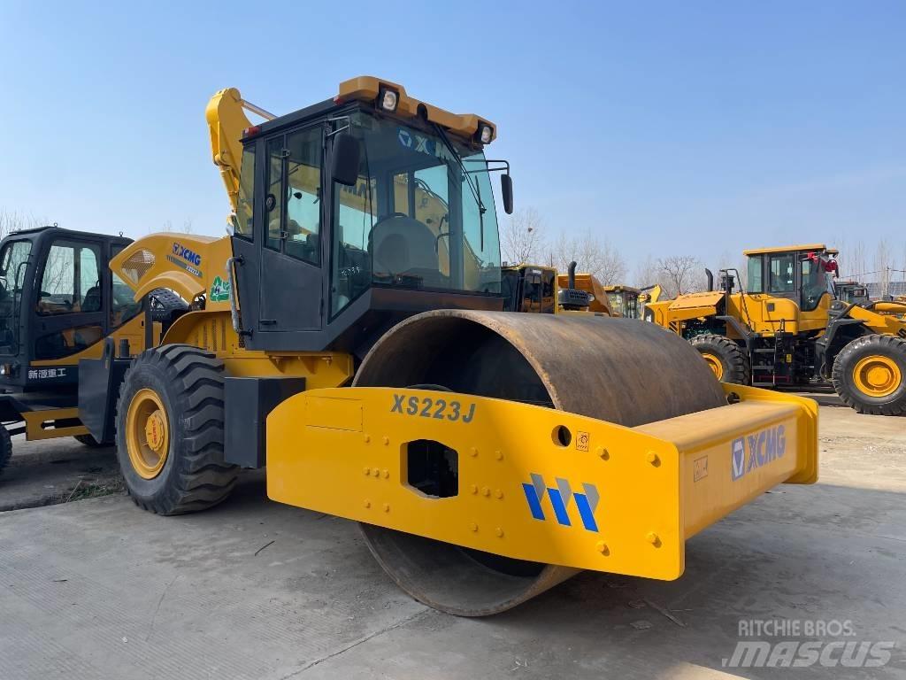XCMG XS 223 J 单轮压路机