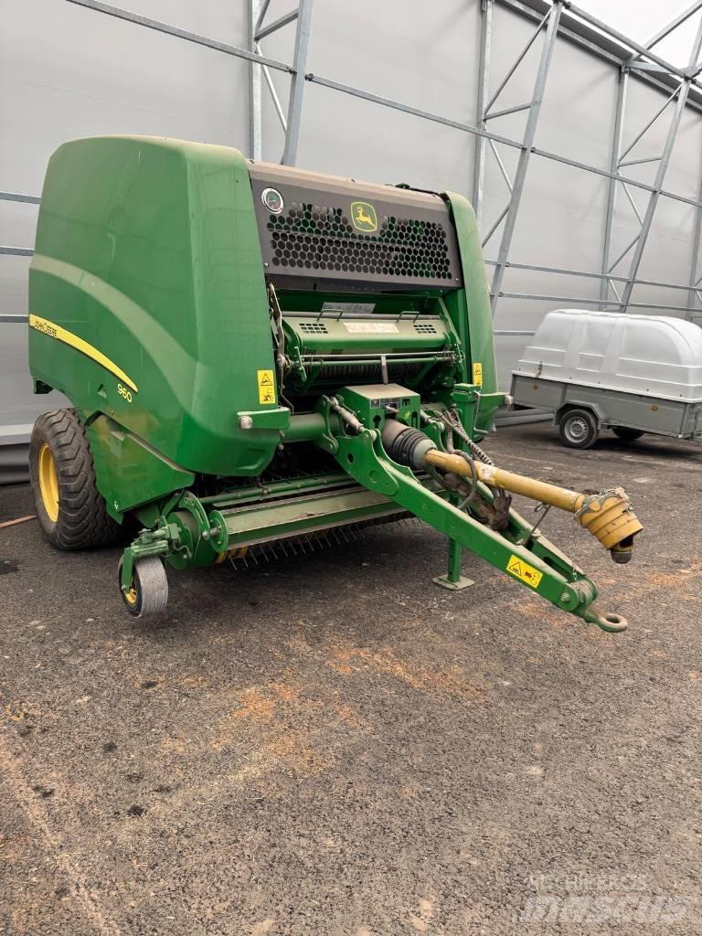 John Deere 960 圆捆打捆机