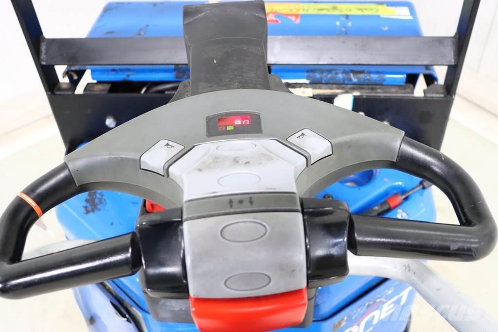 Toyota LPE200/8 手摇升降机
