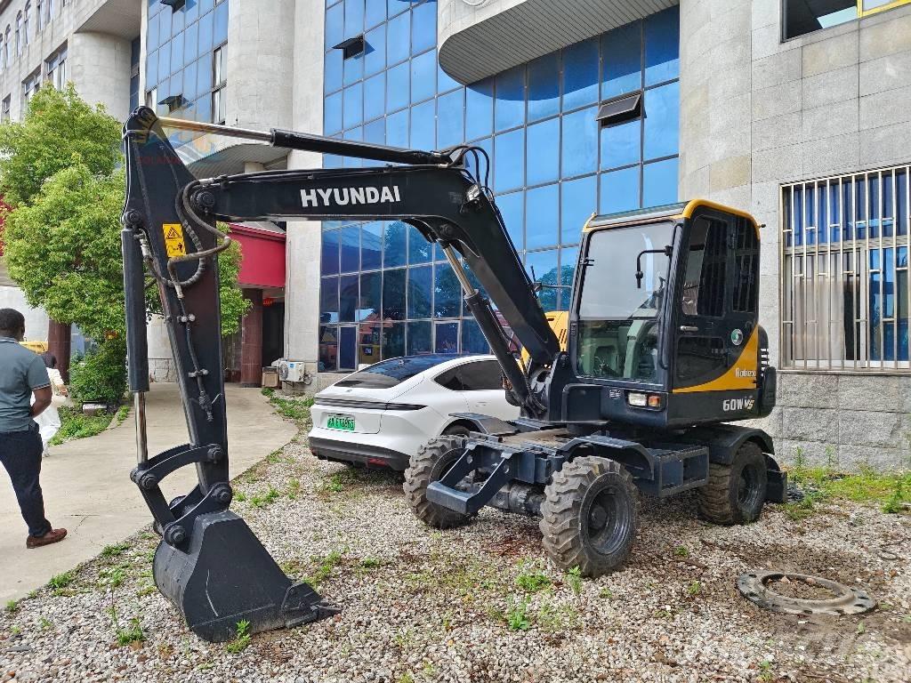 CAT R60W 轮式挖掘机
